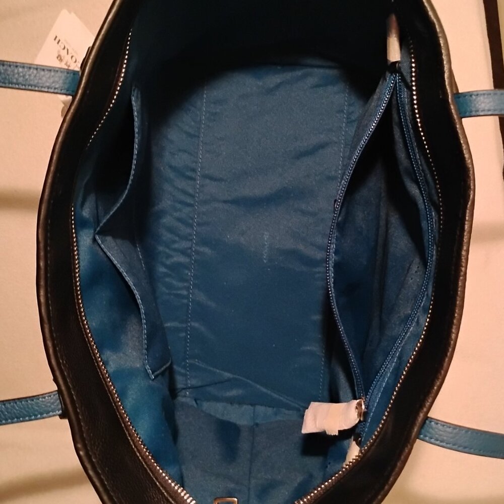 Coach WHS Horse and Carriage Black/Chalk Taxi Tote 35337M - Picture 14 of 16